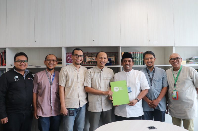 XL AXIATA dan IZI 01
