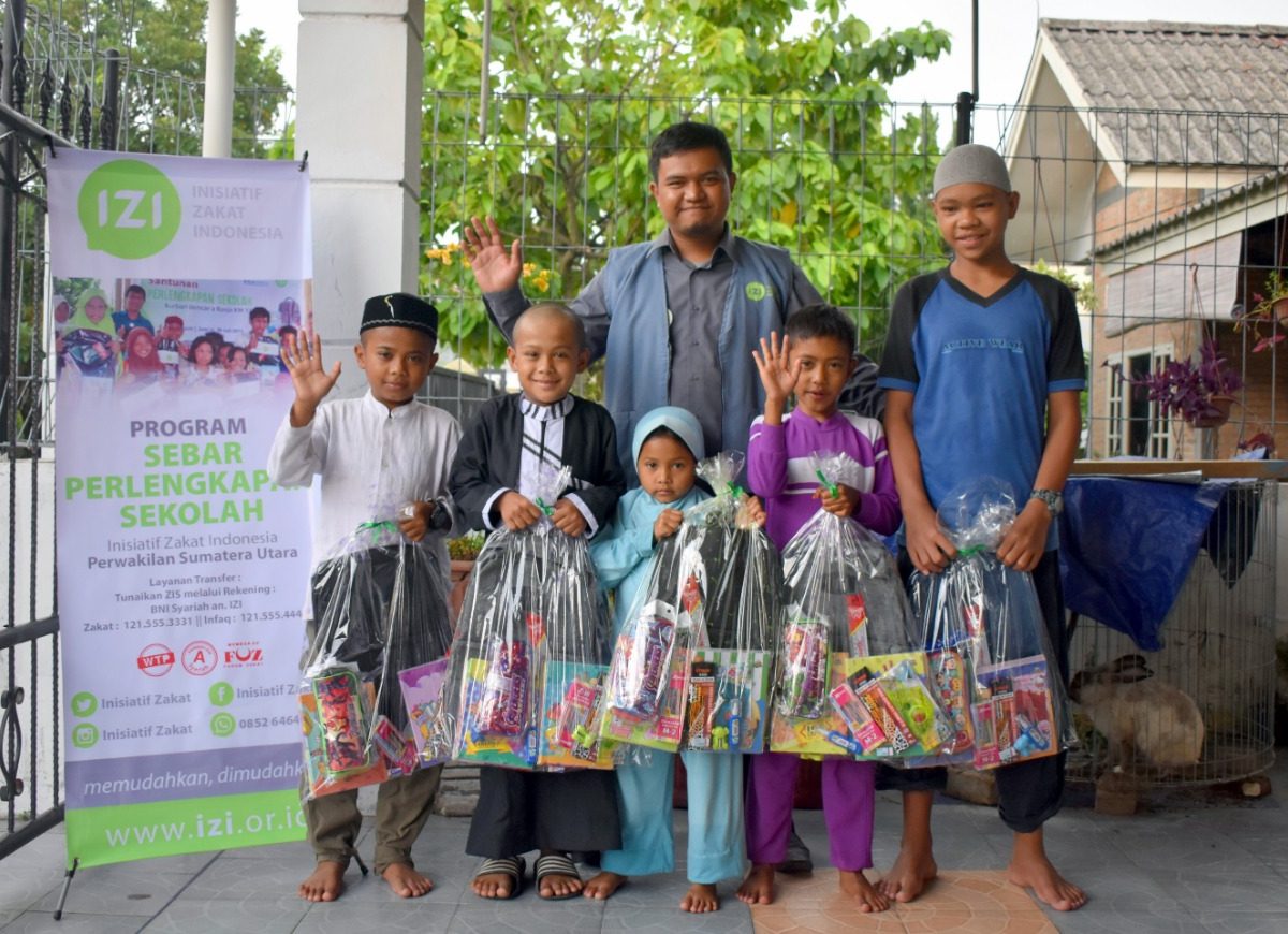 2 Sebar Perlengkapan Sekolah