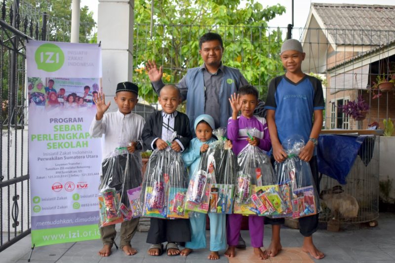 2 Sebar Perlengkapan Sekolah