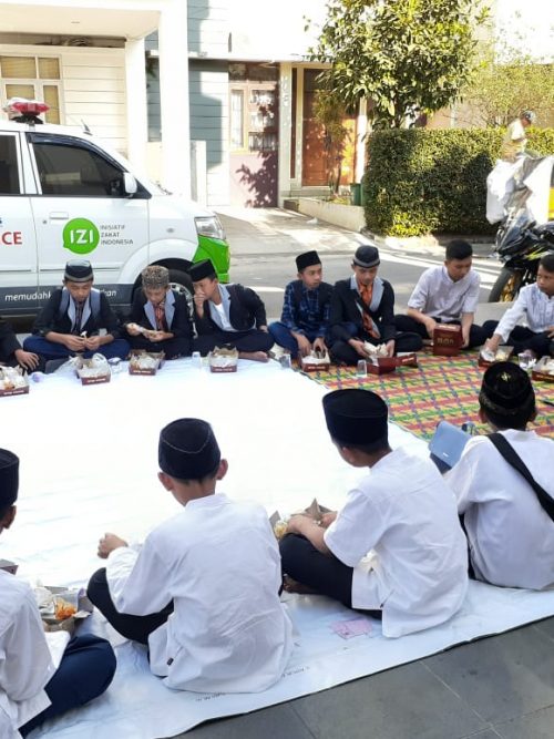 2 Perlengkapan Sekolah