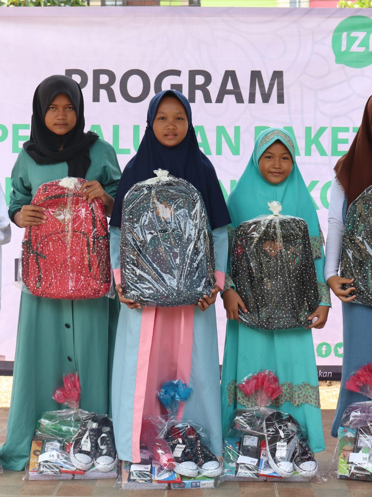 2 Santunan Perlengkapan Sekolah