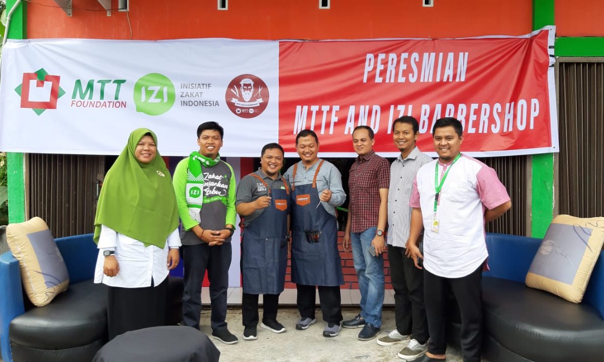 2 Barbershop IZI Riau