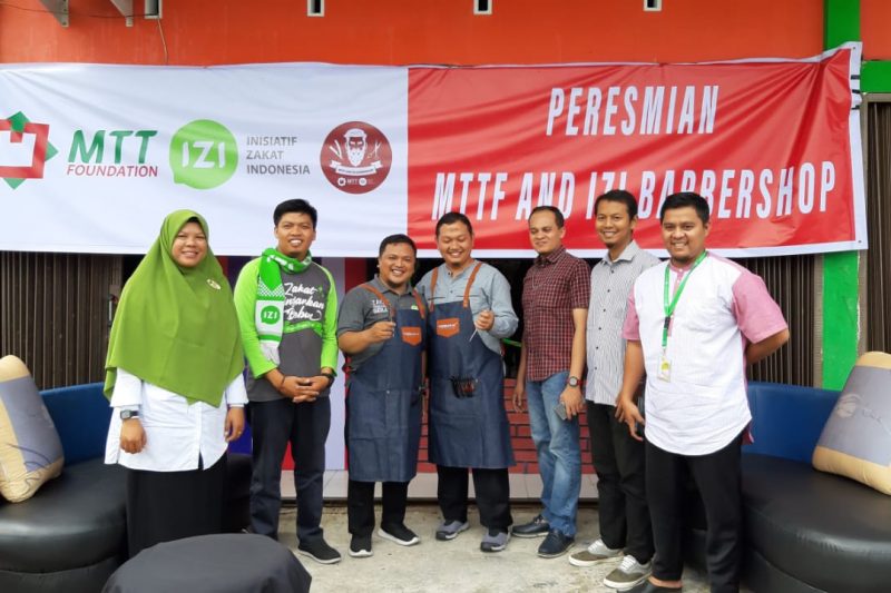 2 Barbershop IZI Riau