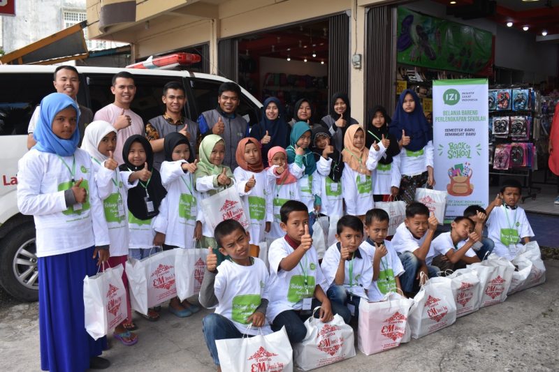 Perlengkapan Sekolah IZI