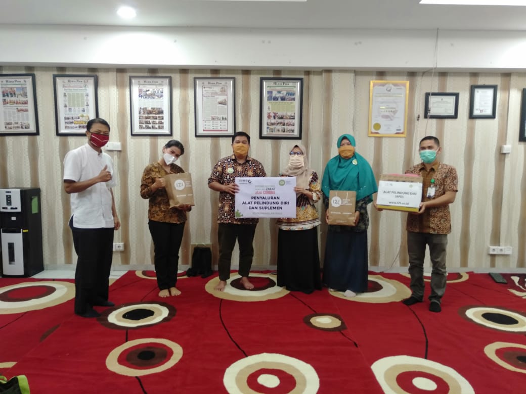 gotong royong bantu tim medis
