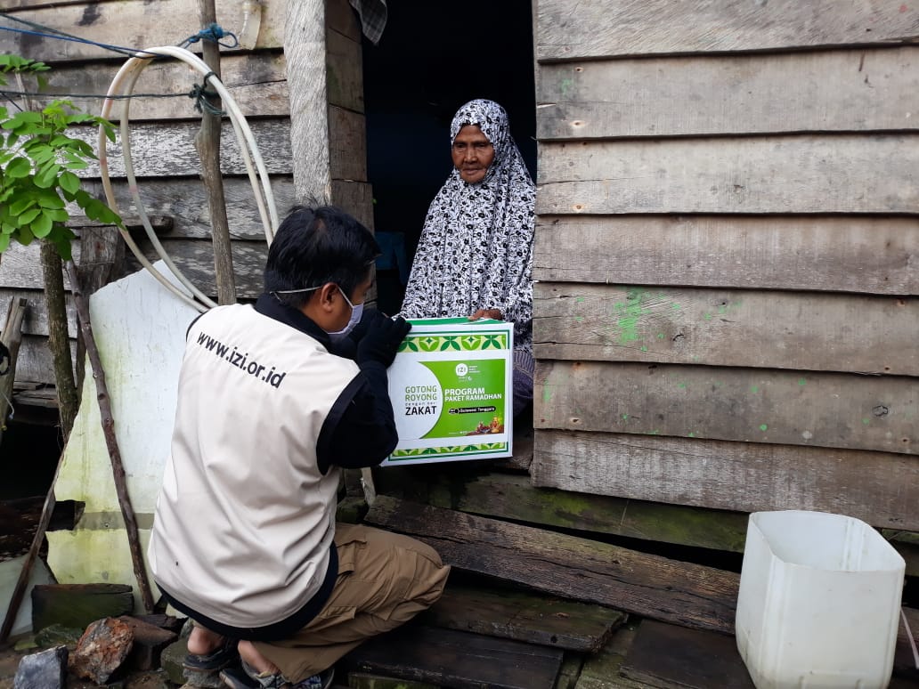 gotong royong zakat bagi warga pesisir nambo