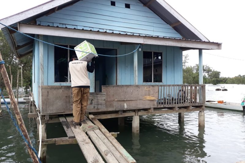 gotong royong zakat bagi warga pesisir nambo