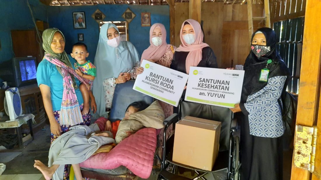 Bantuan kursi roda HmC
