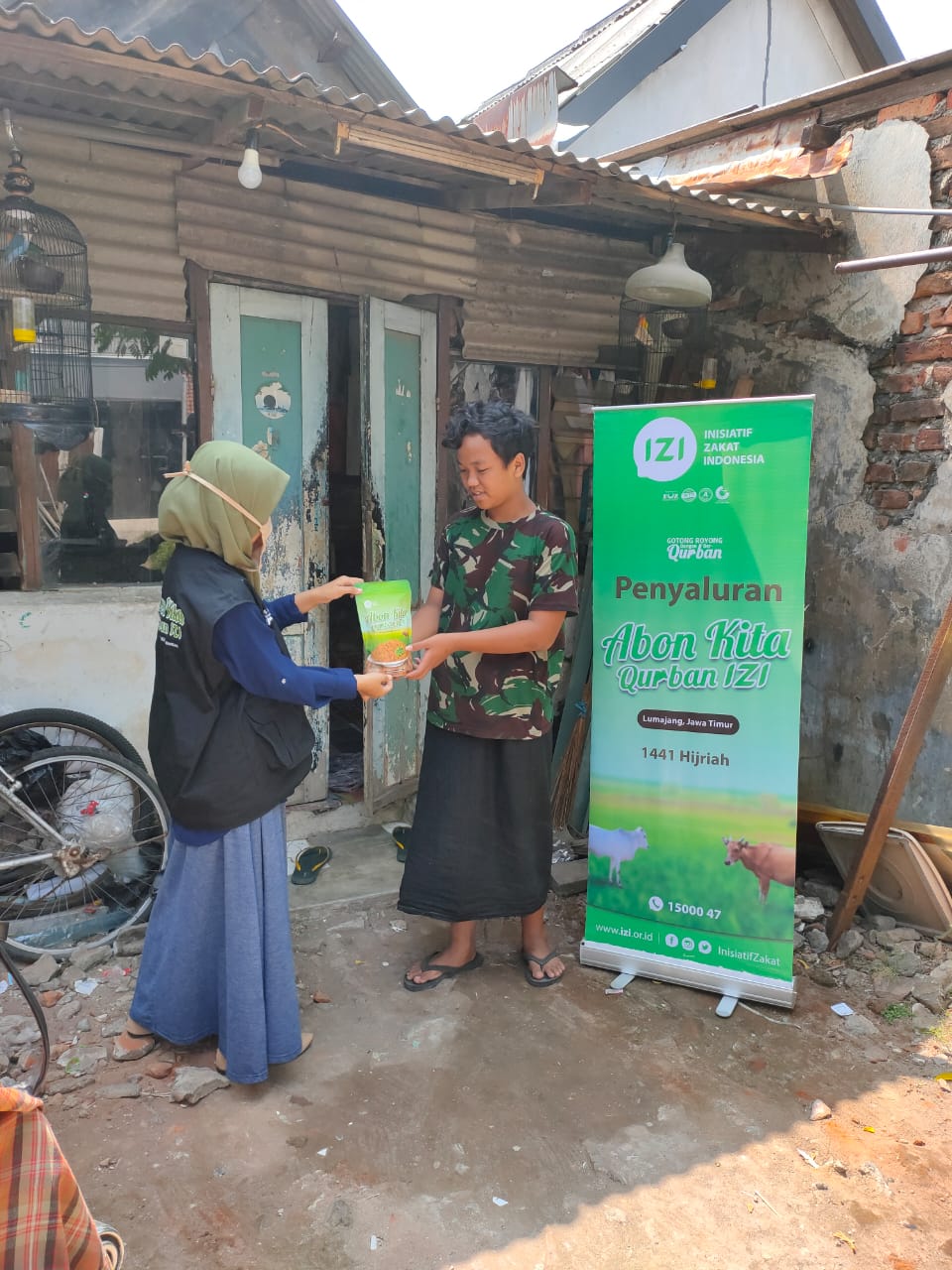 Abon IZI bagi warga Pucangan Surabaya
