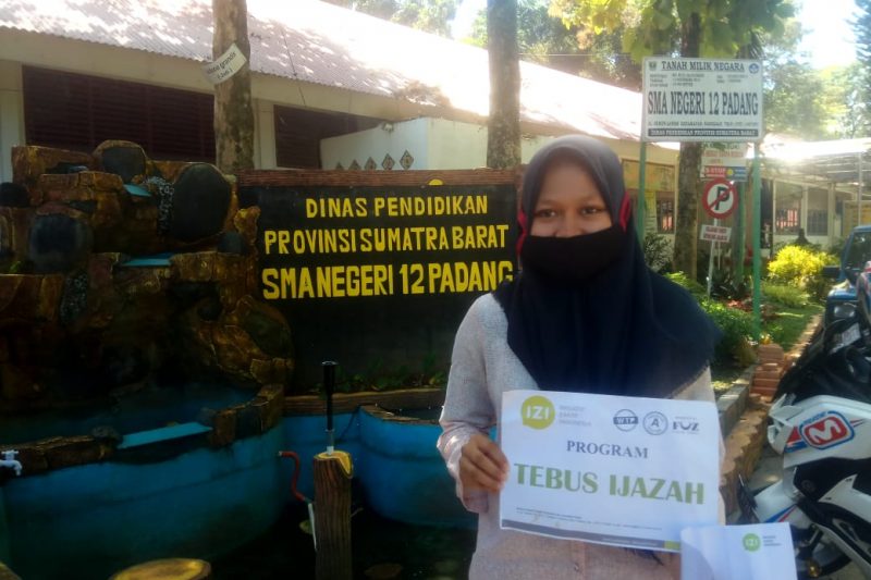 Fina hencak lanjut sarjana