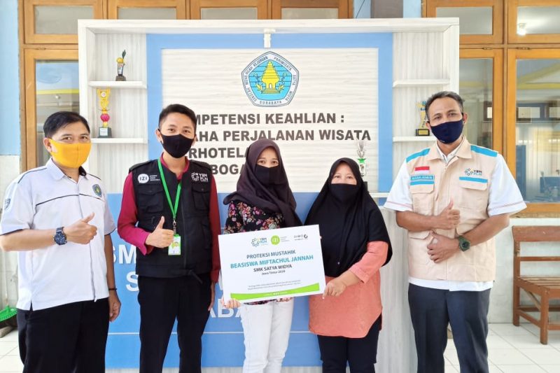 Tebus ijazah siswi perhotelan