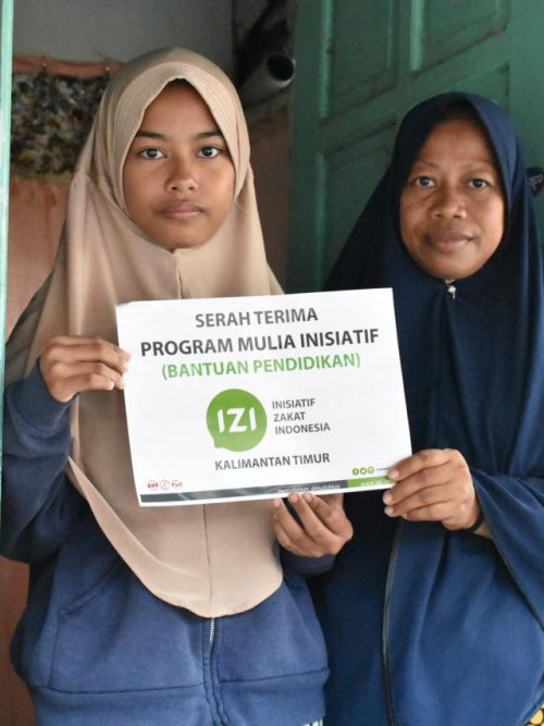 Rima dan seragam sekolah