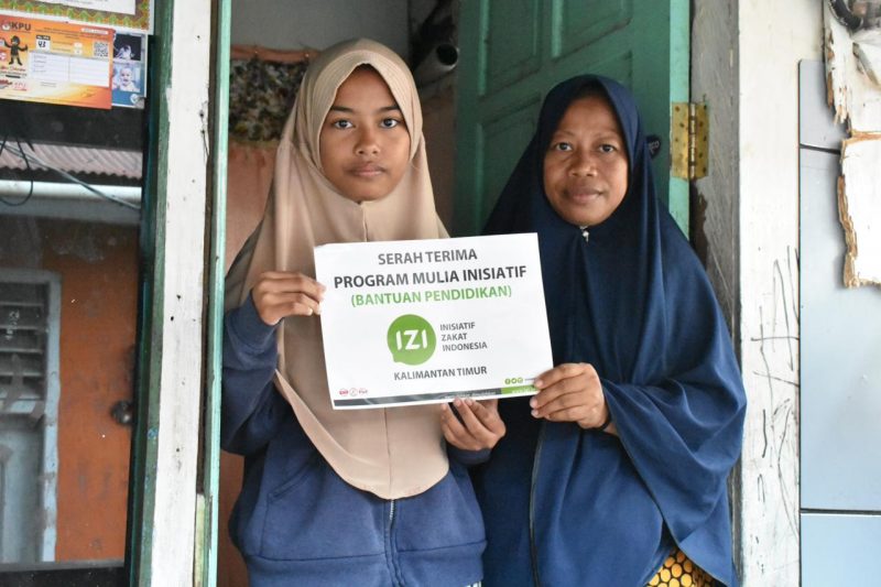 Rima dan seragam sekolah