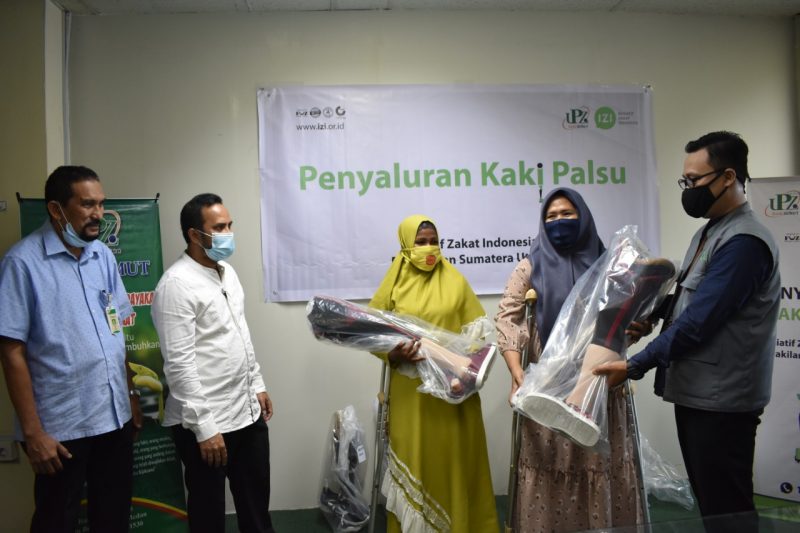 kaki palsu IZI