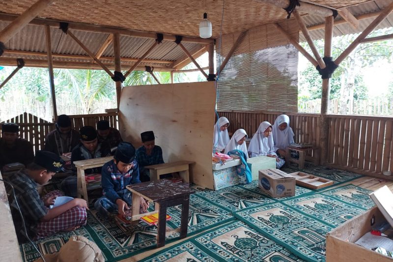 seratus santri
